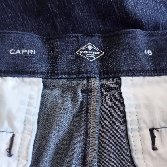 St. John’s Bay Denim Capris Women’s Size 16 High Rise 19” Inseam Excellent - Picture 3 of 4